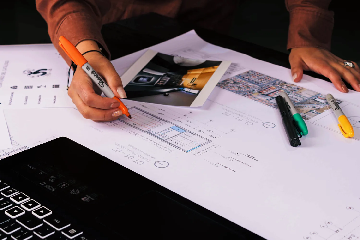 Trazo sobre planos arquitectónicos